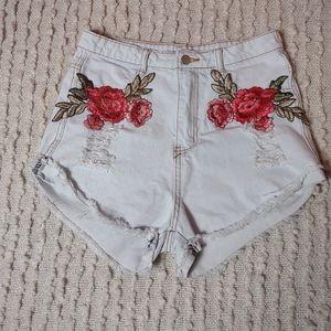Windsor rose embroidered applique high rise short